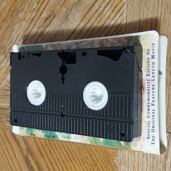 Walt Disney's Masterpiece The Many Adventures Of Winnie-The-Pooh VHS - Picture 4 of 10